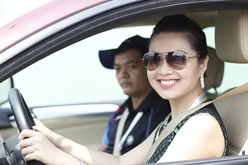 6 lời khuyên hữu ích đối với phụ nữ khi Học lái xe ô tô